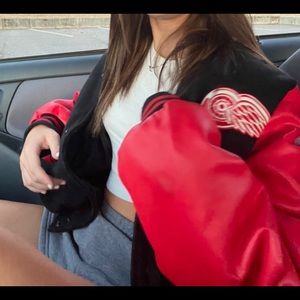 DETROITS RED WINGS LEATHER JACKET!!